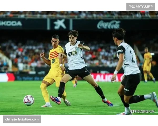 比利亚雷亚尔前场小组配合流畅 瓦伦西亚防守转换速度慢 比利亚雷亚尔前场小组配合流畅 瓦伦西亚防守转换速度慢